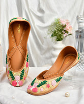 PINKLET - Floral Beige Embroidered Jutti