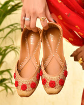 ROSIE - Golden Beige Embroidered Jutti