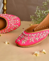 BERINA - Fuchsia Pink Embroidered Jutti
